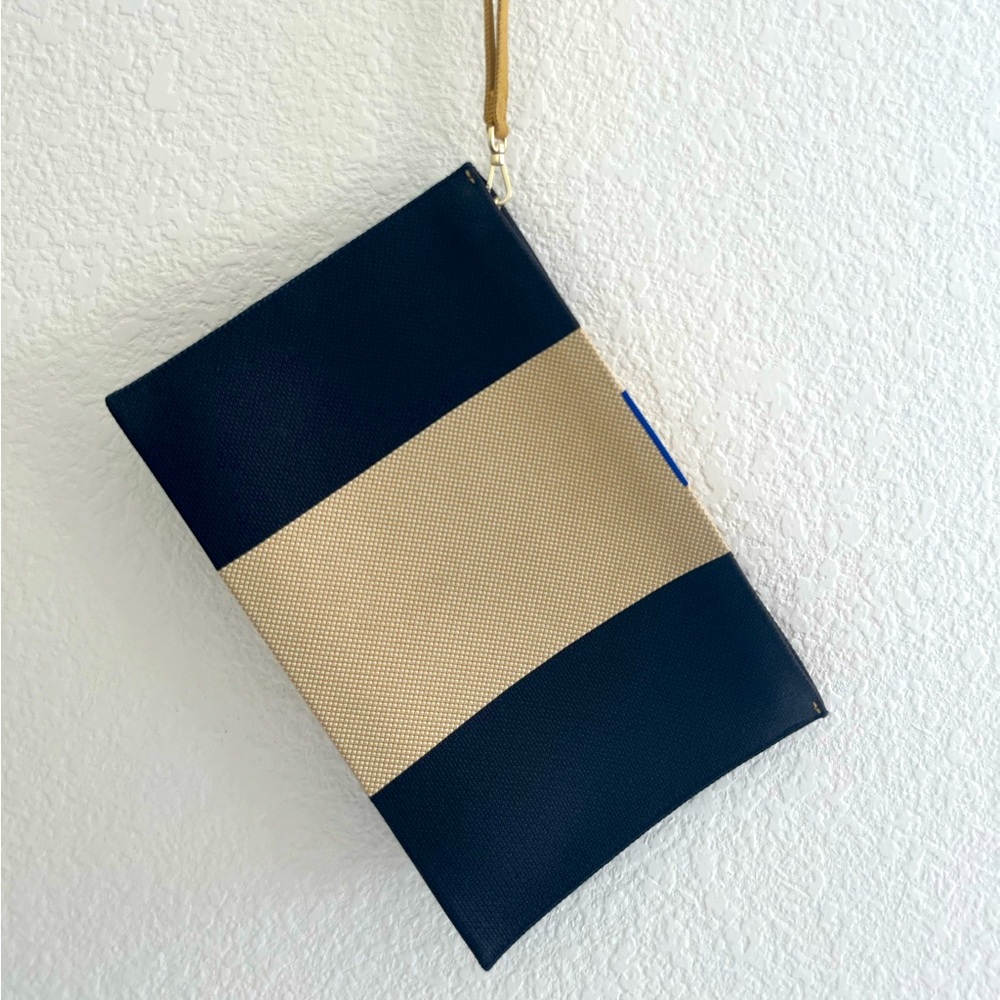 Rothy’s Ivory & Ink Wristlet